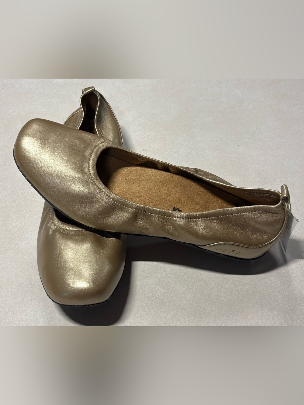 TAOS Chit-Chat gold Leather Ballet Flat Comfort / Size 11 / CHT-14210